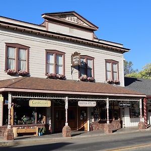 Mariposa Hotel Inn